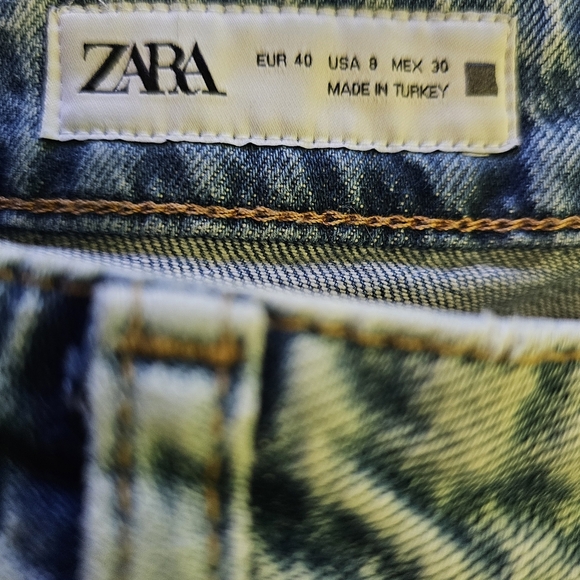 Zara Studded Flare Jeans EUC Size 8 - 30 Waist 31 Inseam - Picture 3 of 4